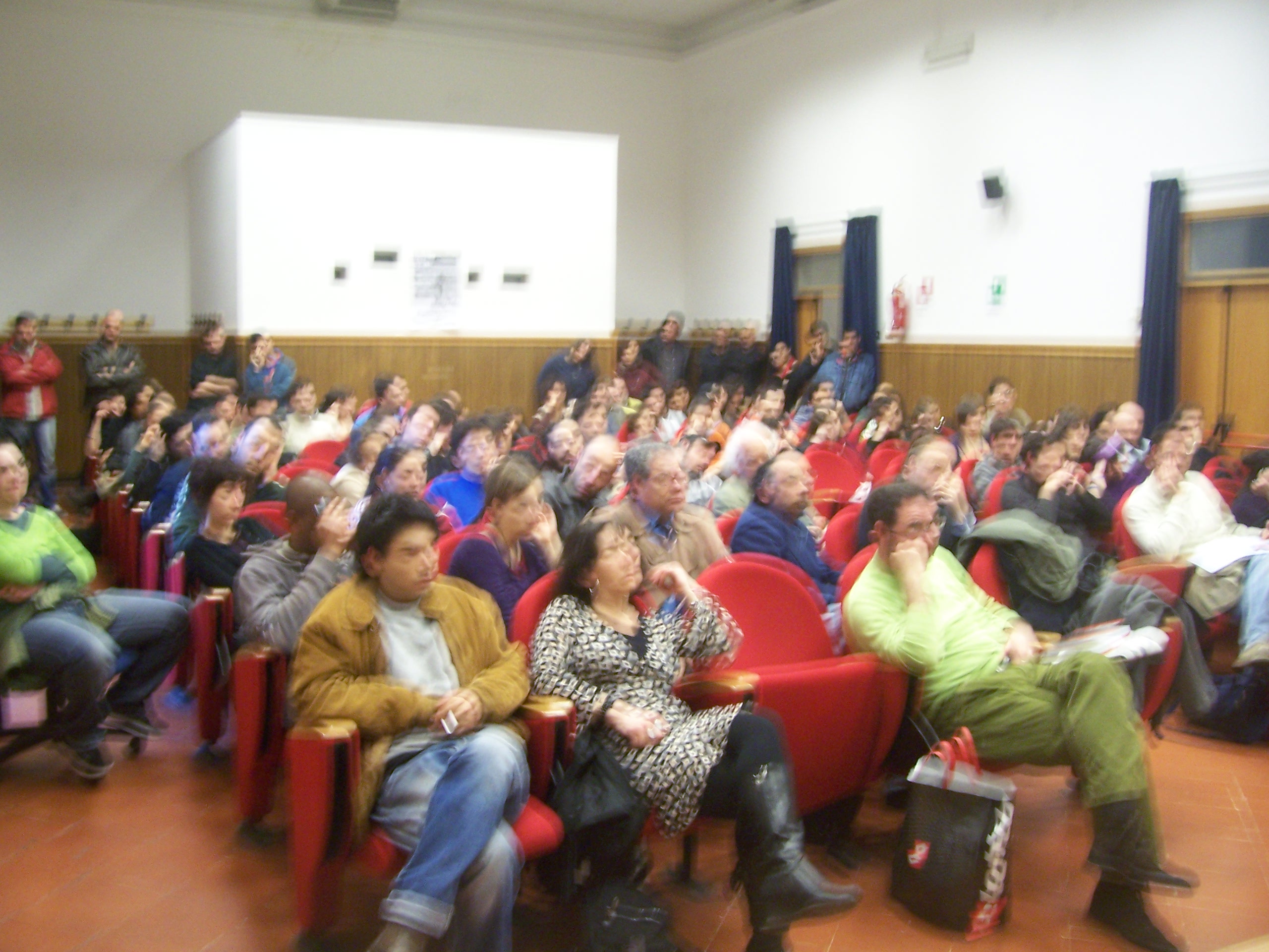 Foto platea iniziativa pal 10-04-08